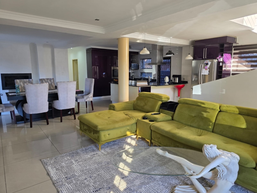 5 Bedroom Property for Sale in Alveda Park Gauteng