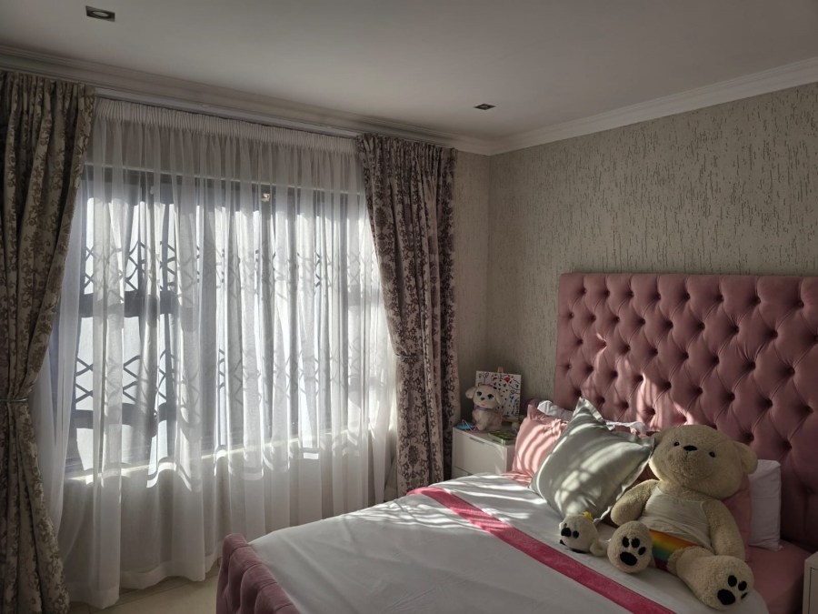 5 Bedroom Property for Sale in Alveda Park Gauteng
