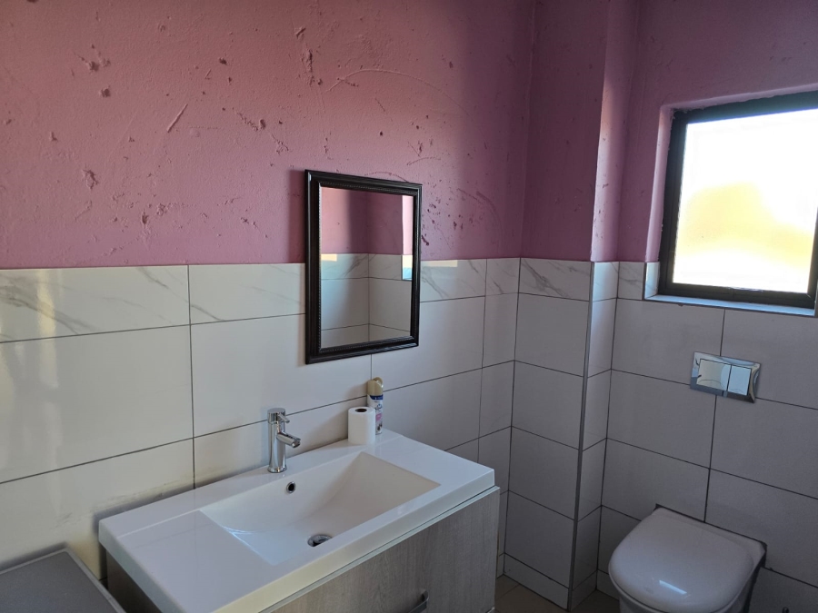 5 Bedroom Property for Sale in Alveda Park Gauteng