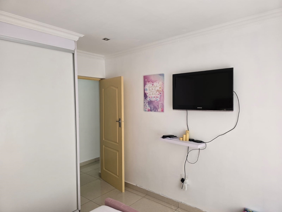 5 Bedroom Property for Sale in Alveda Park Gauteng
