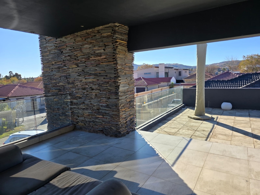 5 Bedroom Property for Sale in Alveda Park Gauteng