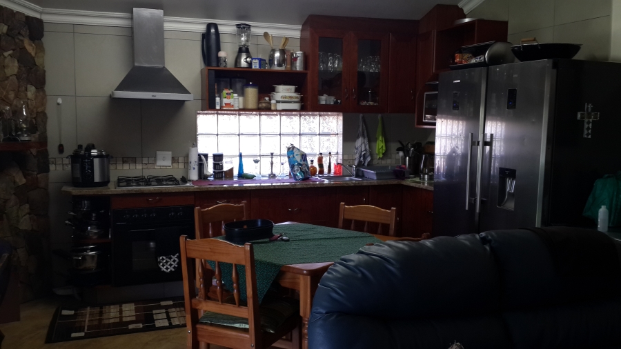 To Let 2 Bedroom Property for Rent in Chancliff A H Gauteng