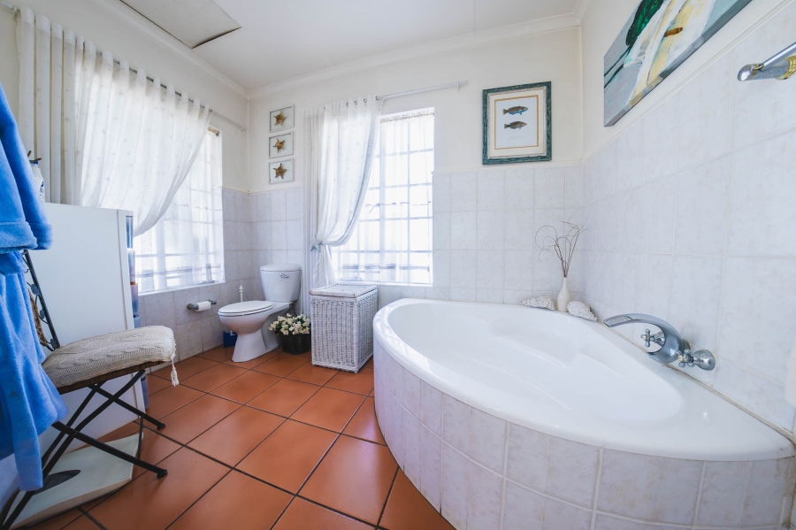 3 Bedroom Property for Sale in Eldoraigne Gauteng