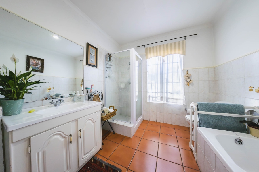 3 Bedroom Property for Sale in Eldoraigne Gauteng