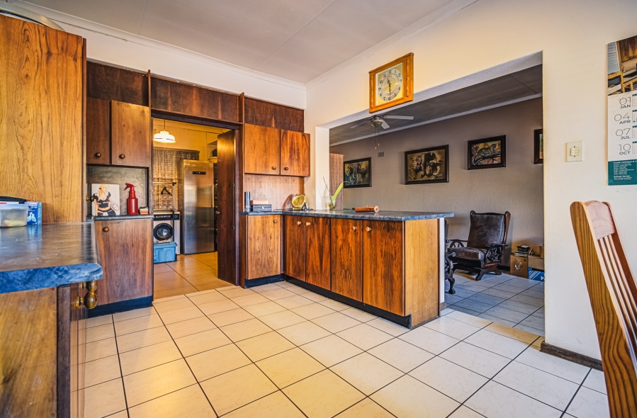 6 Bedroom Property for Sale in Van Riebeeck Park Gauteng