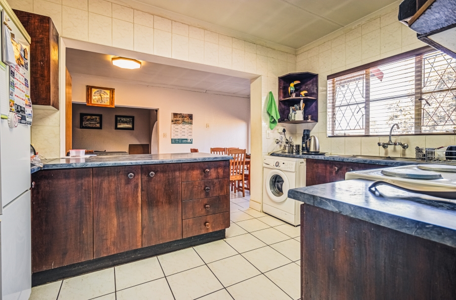 6 Bedroom Property for Sale in Van Riebeeck Park Gauteng