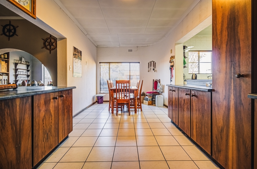6 Bedroom Property for Sale in Van Riebeeck Park Gauteng