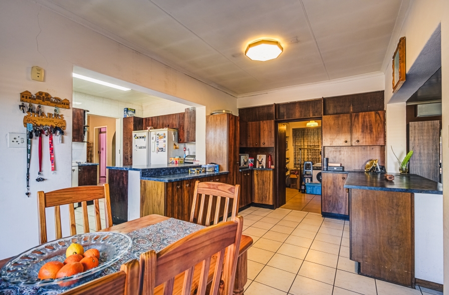 6 Bedroom Property for Sale in Van Riebeeck Park Gauteng