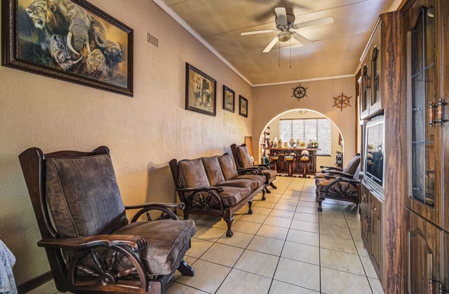 6 Bedroom Property for Sale in Van Riebeeck Park Gauteng