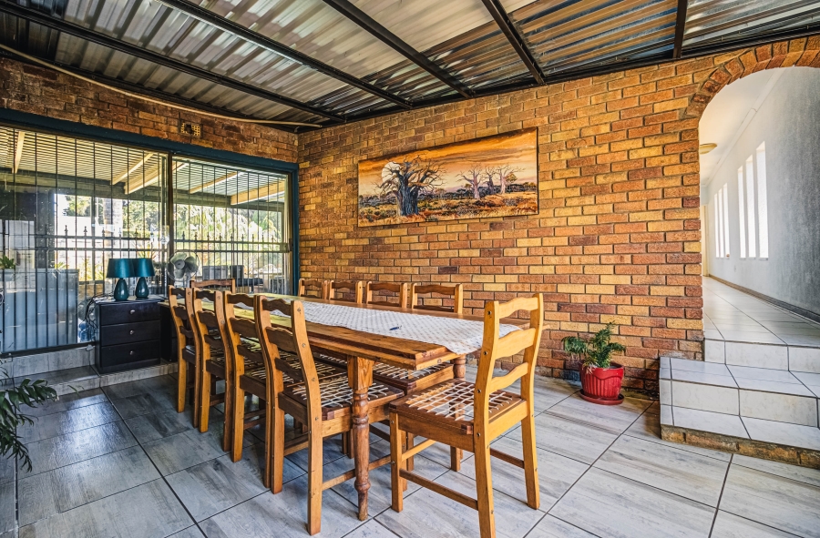 6 Bedroom Property for Sale in Van Riebeeck Park Gauteng