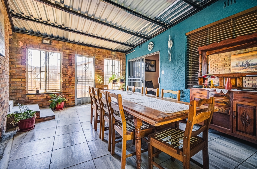 6 Bedroom Property for Sale in Van Riebeeck Park Gauteng