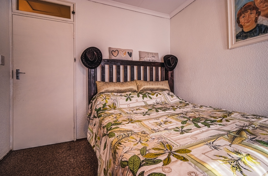 6 Bedroom Property for Sale in Van Riebeeck Park Gauteng