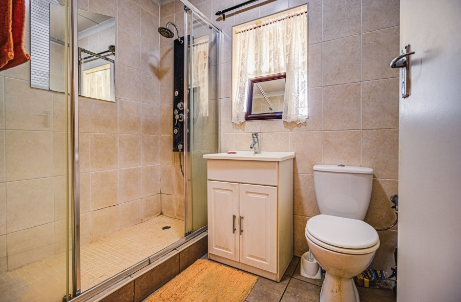 6 Bedroom Property for Sale in Van Riebeeck Park Gauteng