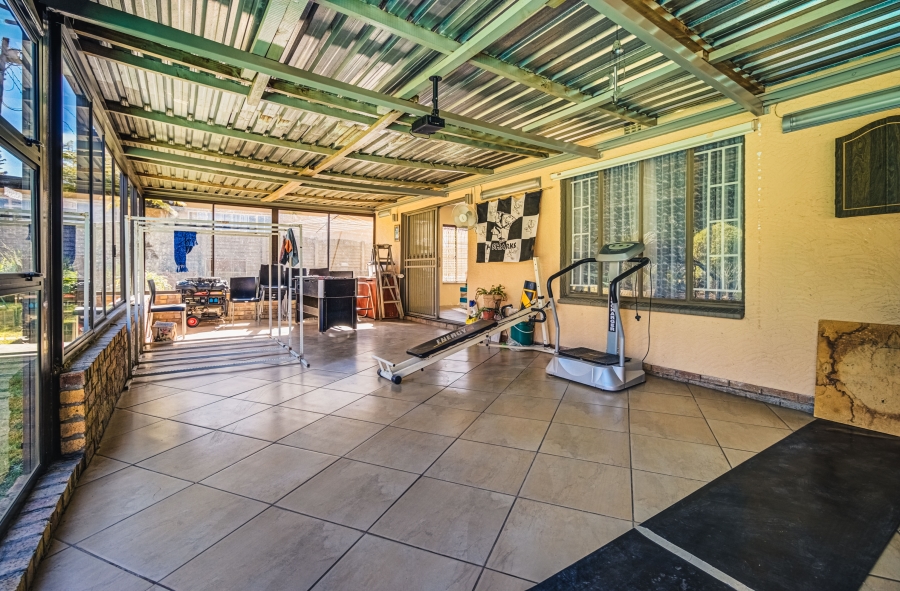 6 Bedroom Property for Sale in Van Riebeeck Park Gauteng