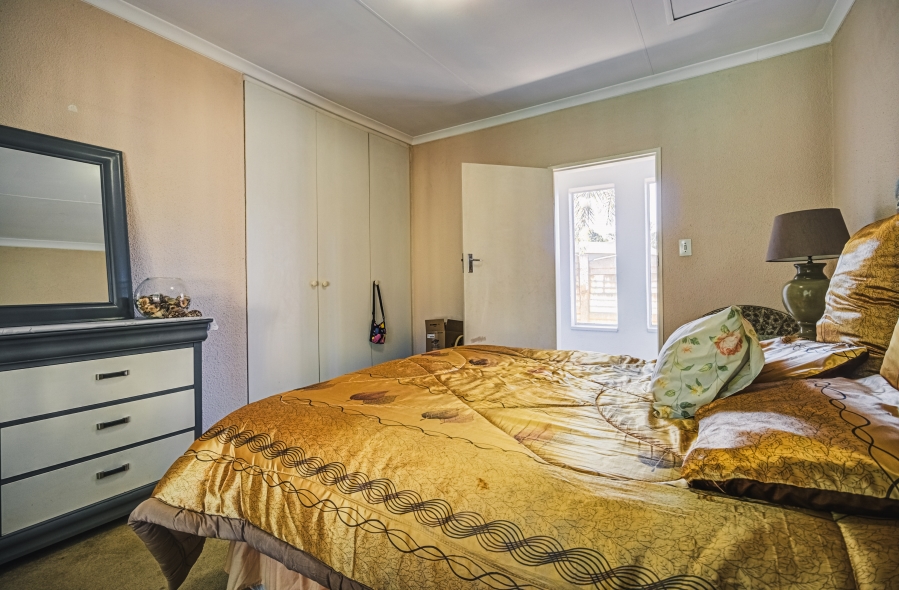 6 Bedroom Property for Sale in Van Riebeeck Park Gauteng