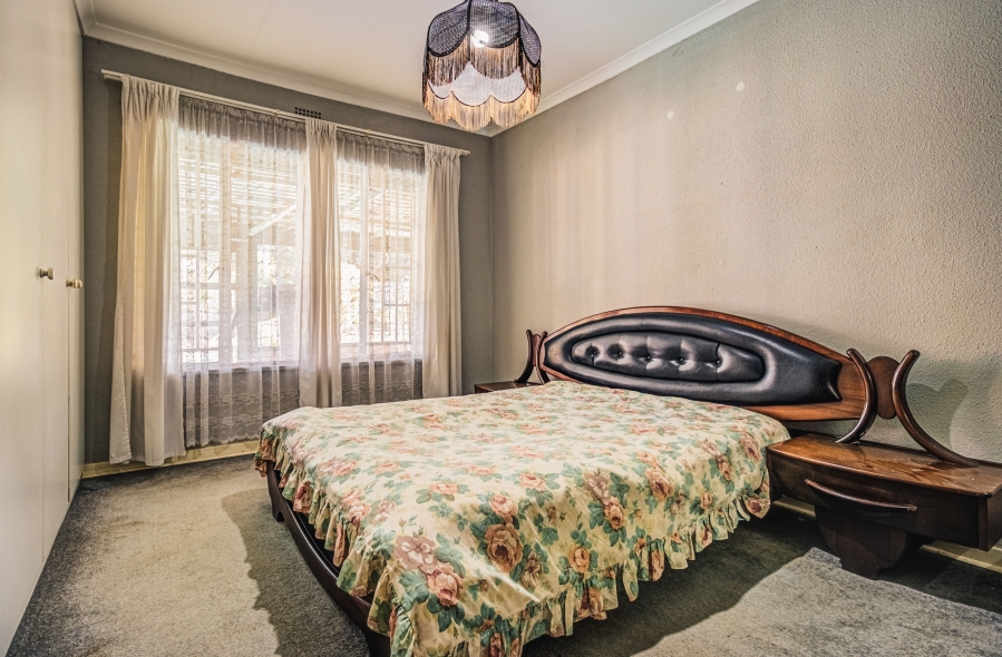 6 Bedroom Property for Sale in Van Riebeeck Park Gauteng