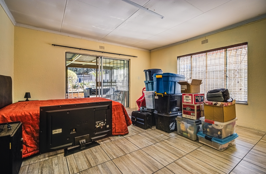 6 Bedroom Property for Sale in Van Riebeeck Park Gauteng