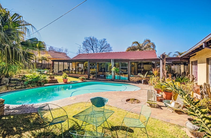 6 Bedroom Property for Sale in Van Riebeeck Park Gauteng