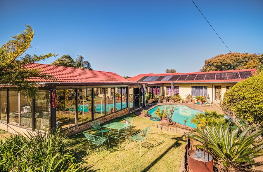 6 Bedroom Property for Sale in Van Riebeeck Park Gauteng
