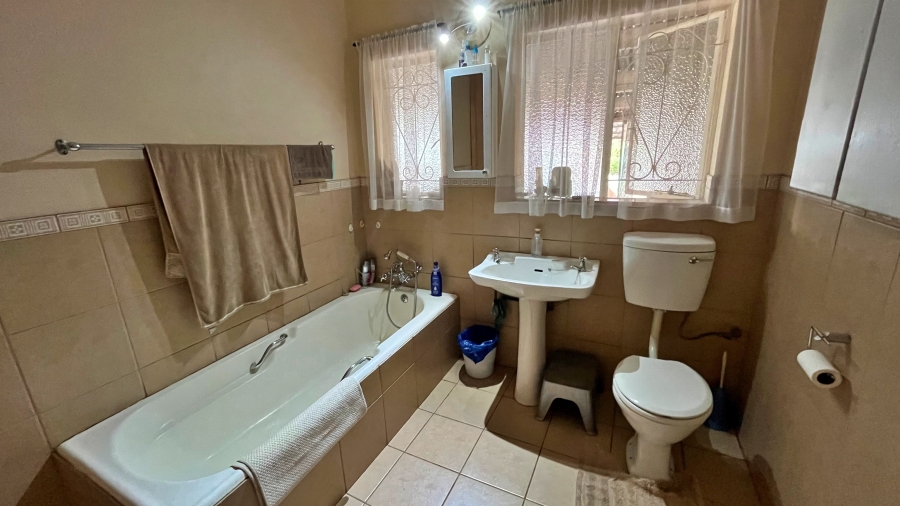 4 Bedroom Property for Sale in Lyttelton Manor Gauteng