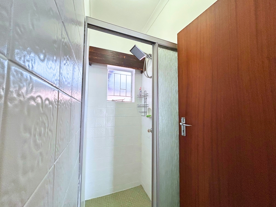 6 Bedroom Property for Sale in Hennopspark Gauteng