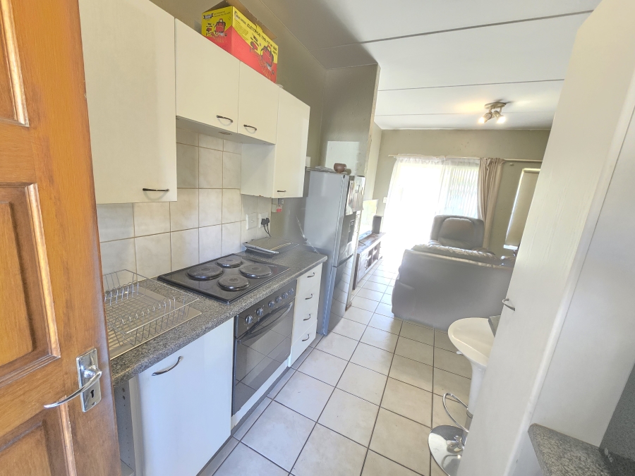 2 Bedroom Property for Sale in Wilgeheuwel Gauteng