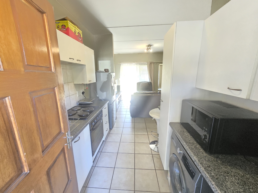 2 Bedroom Property for Sale in Wilgeheuwel Gauteng