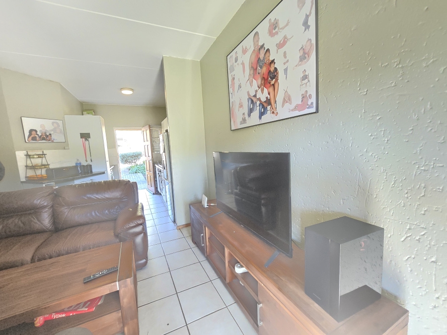 2 Bedroom Property for Sale in Wilgeheuwel Gauteng