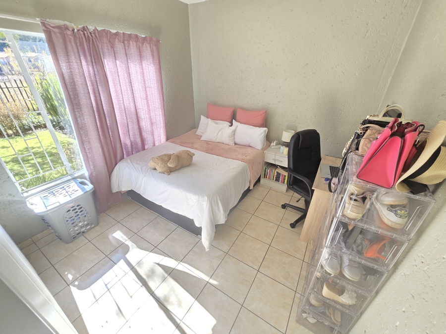 2 Bedroom Property for Sale in Wilgeheuwel Gauteng