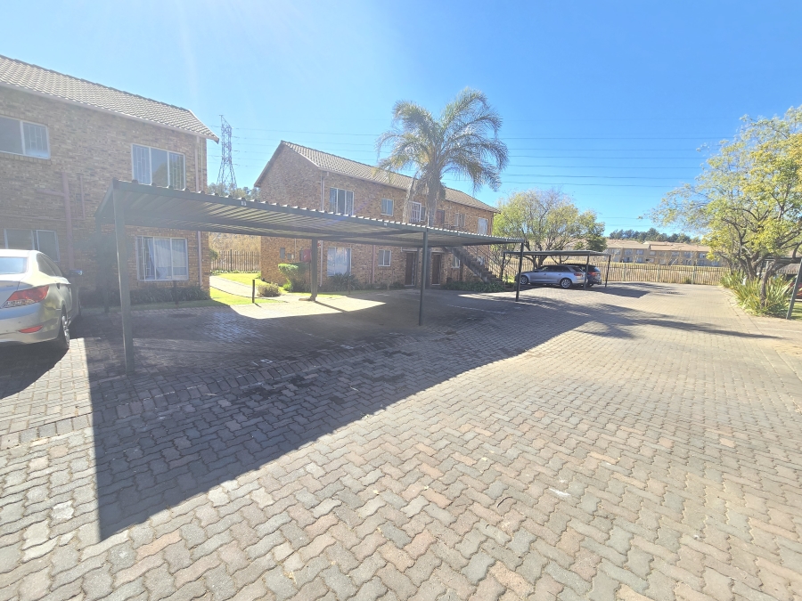 2 Bedroom Property for Sale in Wilgeheuwel Gauteng
