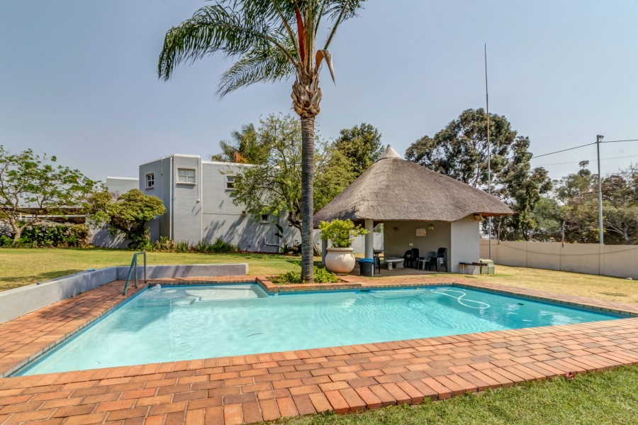 2 Bedroom Property for Sale in Broadacres Gauteng