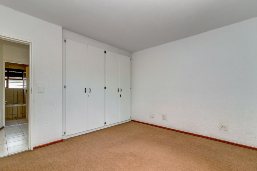 2 Bedroom Property for Sale in Broadacres Gauteng