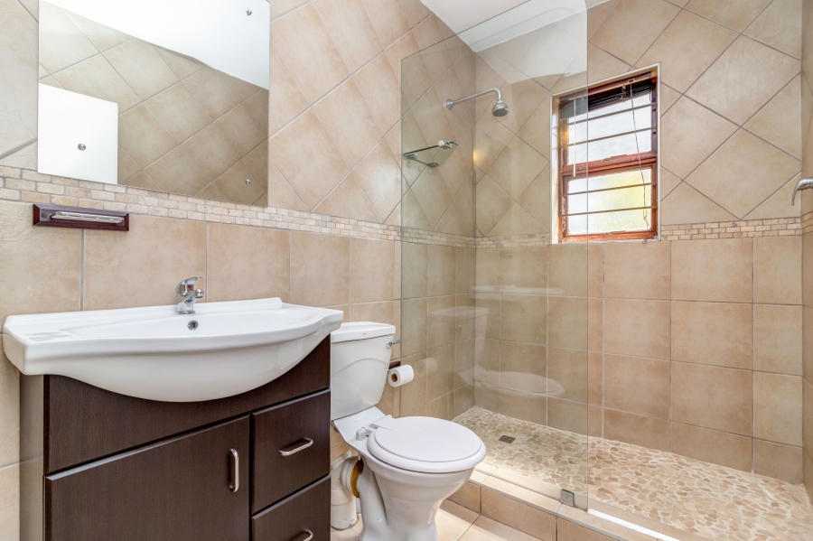 2 Bedroom Property for Sale in Broadacres Gauteng