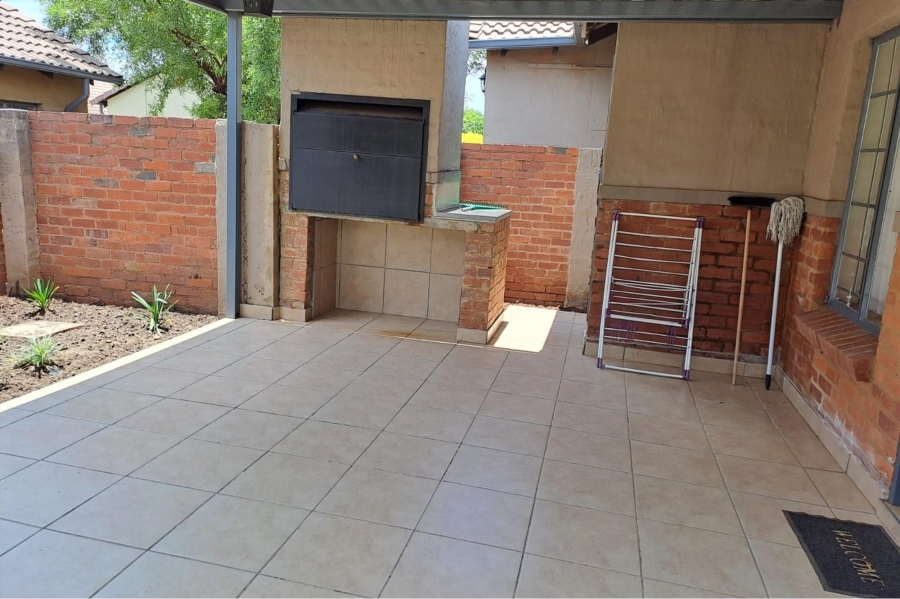 2 Bedroom Property for Sale in Montana Gauteng