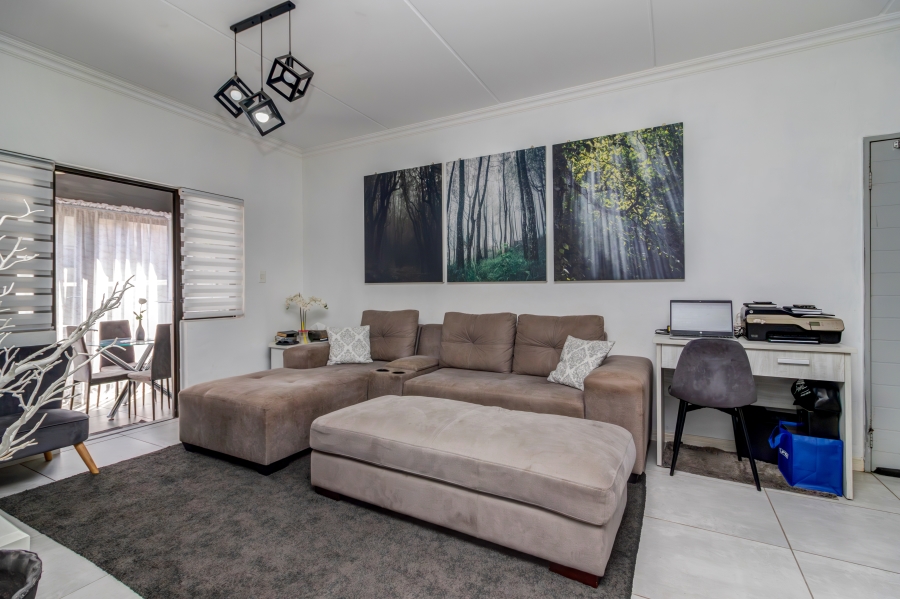 3 Bedroom Property for Sale in Broadacres Gauteng