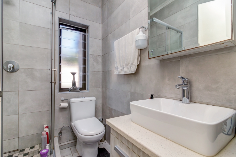 3 Bedroom Property for Sale in Broadacres Gauteng