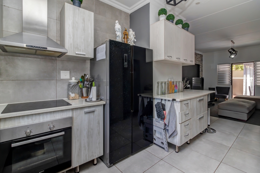 3 Bedroom Property for Sale in Broadacres Gauteng