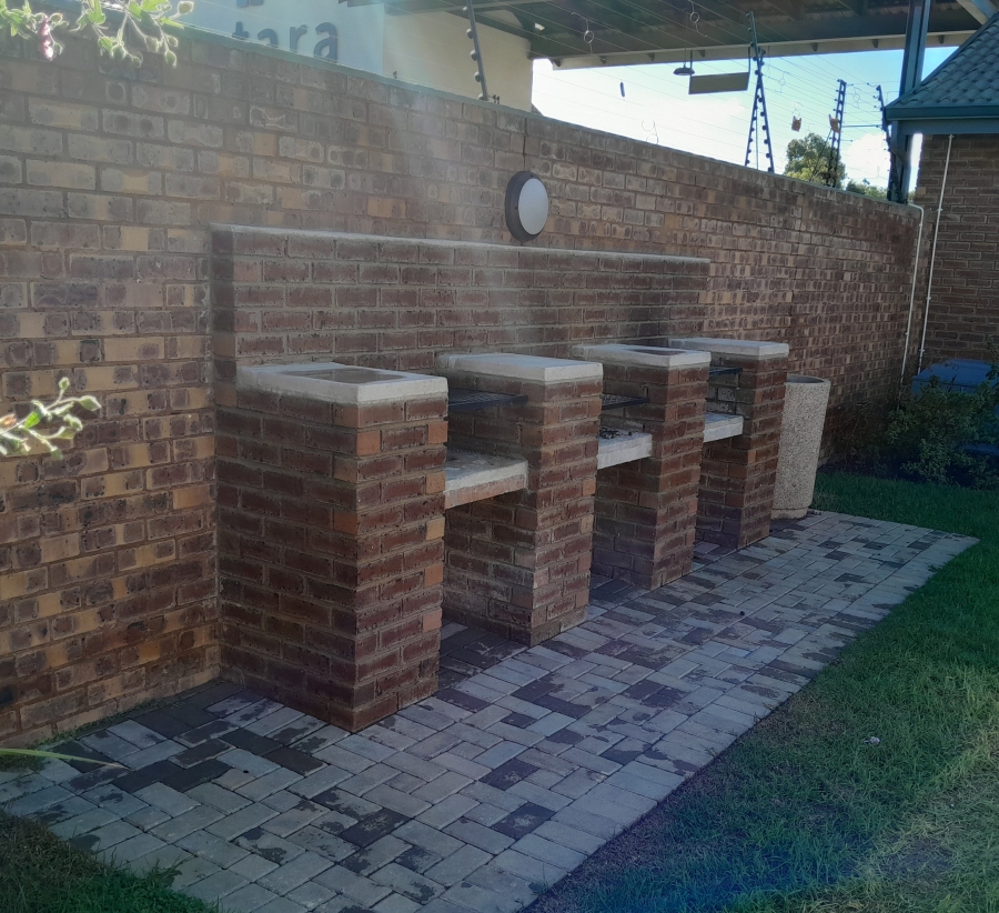 3 Bedroom Property for Sale in Willow Park Manor Gauteng