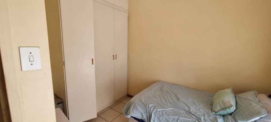 1 Bedroom Property for Sale in Hillcrest Gauteng