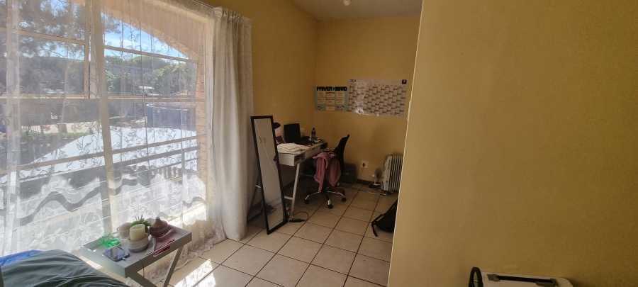 1 Bedroom Property for Sale in Hillcrest Gauteng