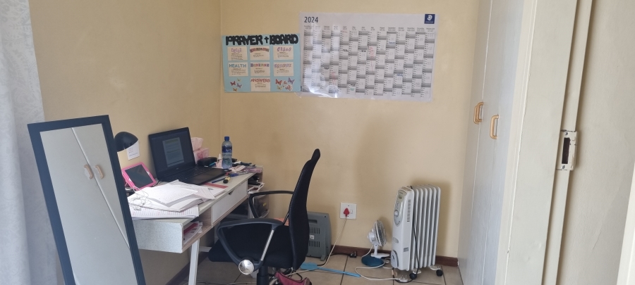 1 Bedroom Property for Sale in Hillcrest Gauteng