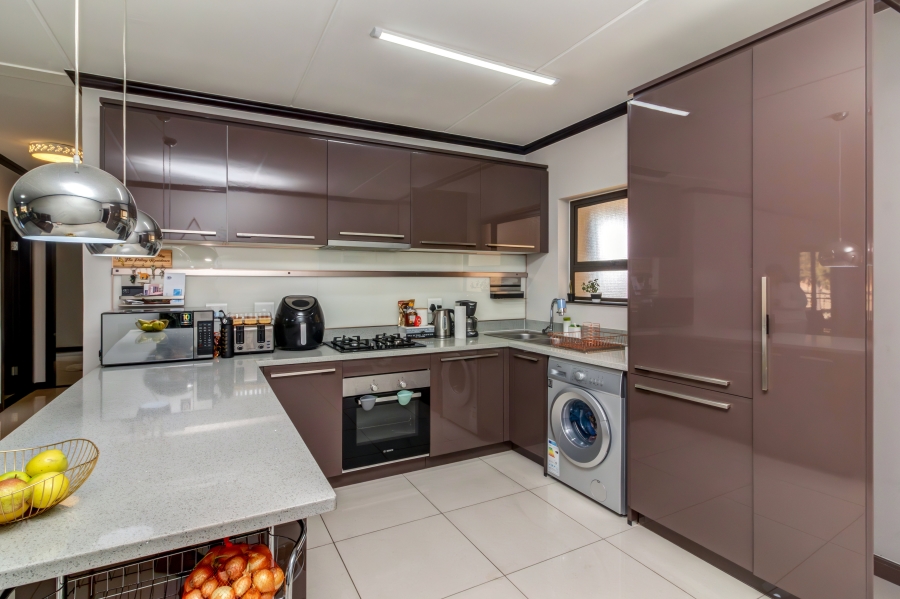 3 Bedroom Property for Sale in Broadacres Gauteng