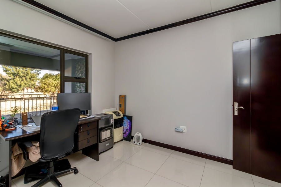 3 Bedroom Property for Sale in Broadacres Gauteng