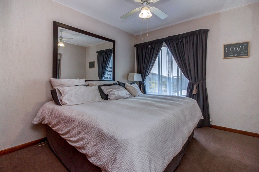 2 Bedroom Property for Sale in Broadacres Gauteng