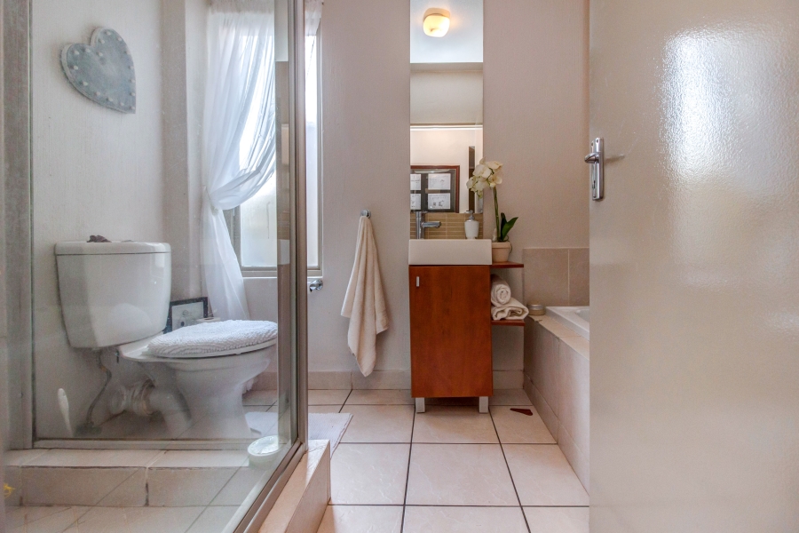 2 Bedroom Property for Sale in Broadacres Gauteng