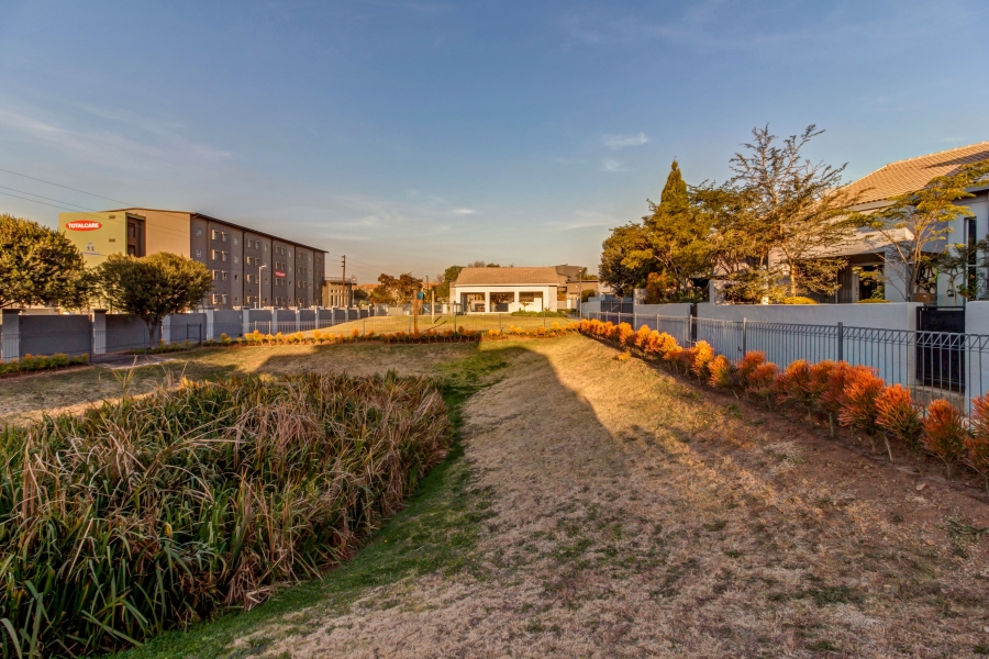 2 Bedroom Property for Sale in Broadacres Gauteng