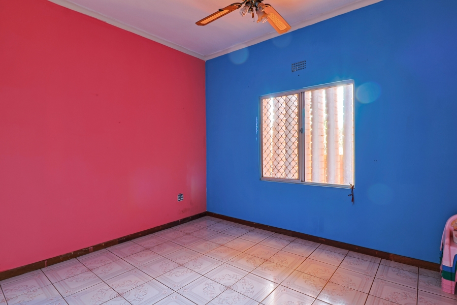 8 Bedroom Property for Sale in Lenasia South Gauteng