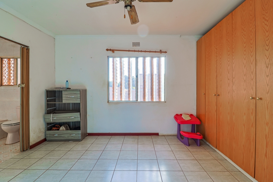 8 Bedroom Property for Sale in Lenasia South Gauteng