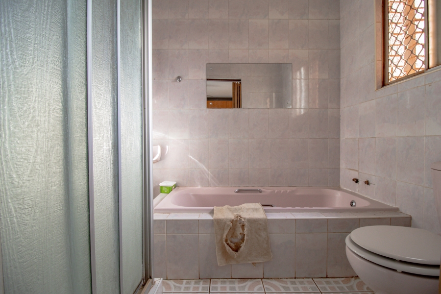 8 Bedroom Property for Sale in Lenasia South Gauteng