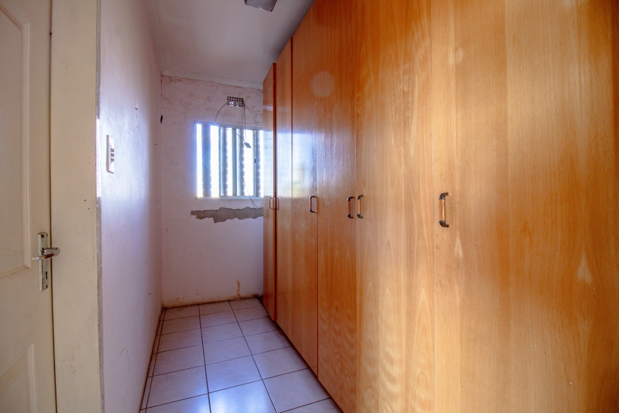 8 Bedroom Property for Sale in Lenasia South Gauteng